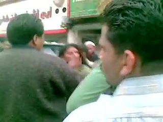 Mademoiselle Fighting In Gulberg Lahore - Youtube