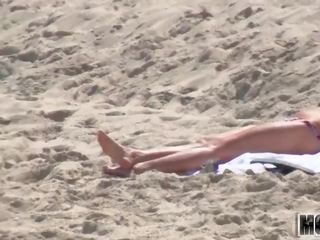 Chica en la playa vídeo protagonizada stacey foxxx - mofos