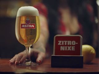 Franziska mettner 在 啤酒 廣告